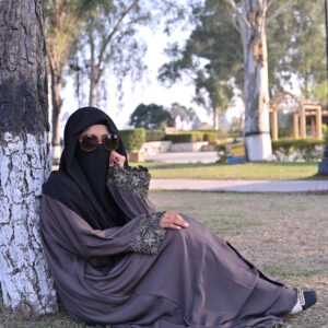 Monochrome Muse (𝓔𝓲𝓭 𝓛𝓾𝔁𝓮)